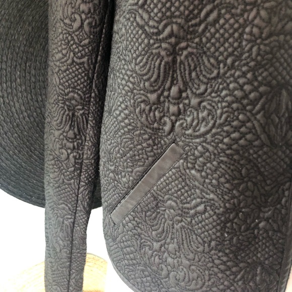 Black embossed jacket - Picture 3 of 7